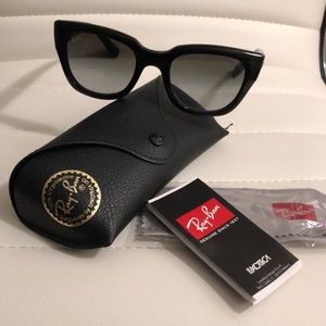 Rayban women’s sunglasses